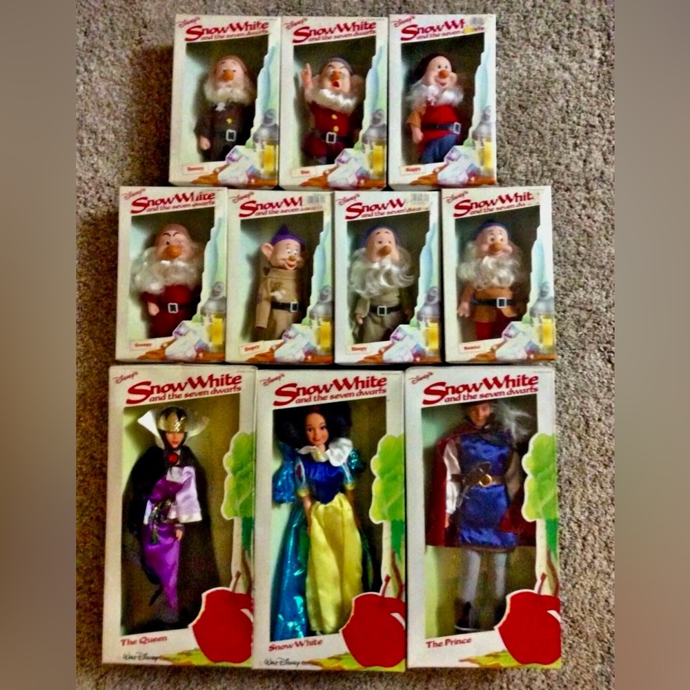 Vintage DISNEY Bikin Snow White & The 7 Dwarfs Complete Set — NIB